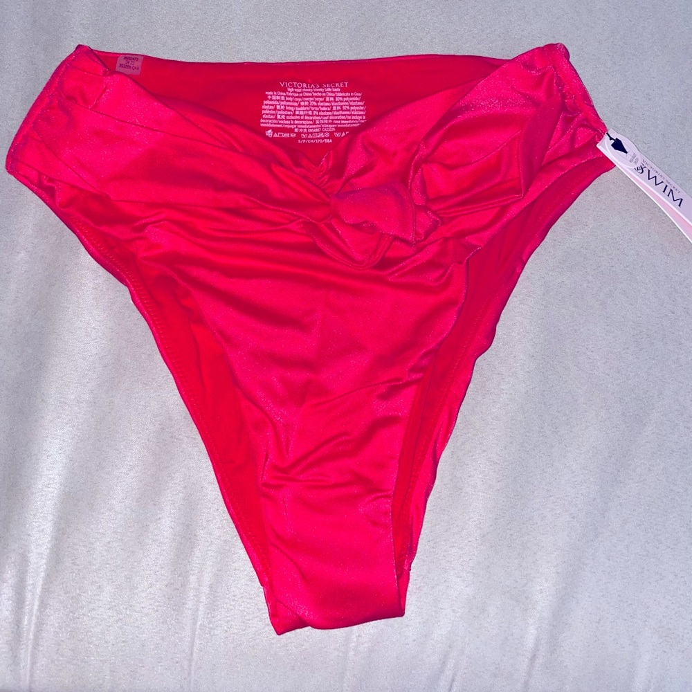 New with tags, pink high waisted, Victoria’s Secret bathing suit bottom